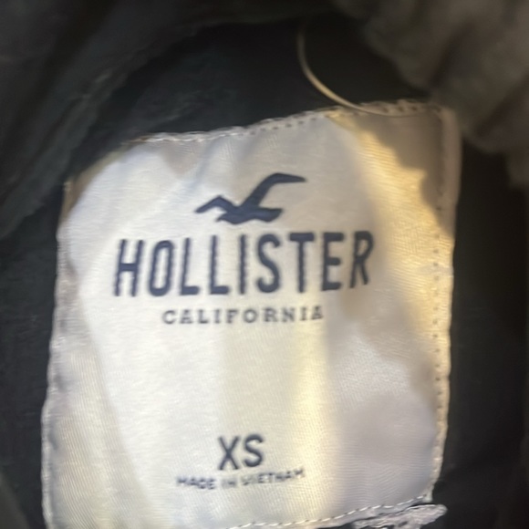 Hollister sweatshirt fairly new size extra small - Picture 3 of 3